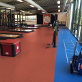 Sportfloor Color, Gummi, Kautschuk, Neugummi, Gummigranulat, Fitnessraum, Fitnessstudio, Sport, Trainingsbereich, Hantel, Sportbelag, Rollenware, Belag, Boden, Bodenbelag, schwer entflammbar, emissionsgeprüft
